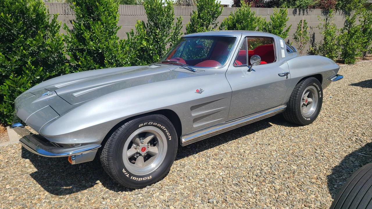 1964 Chevrolet Corvette C2 - Image 16 of 31
