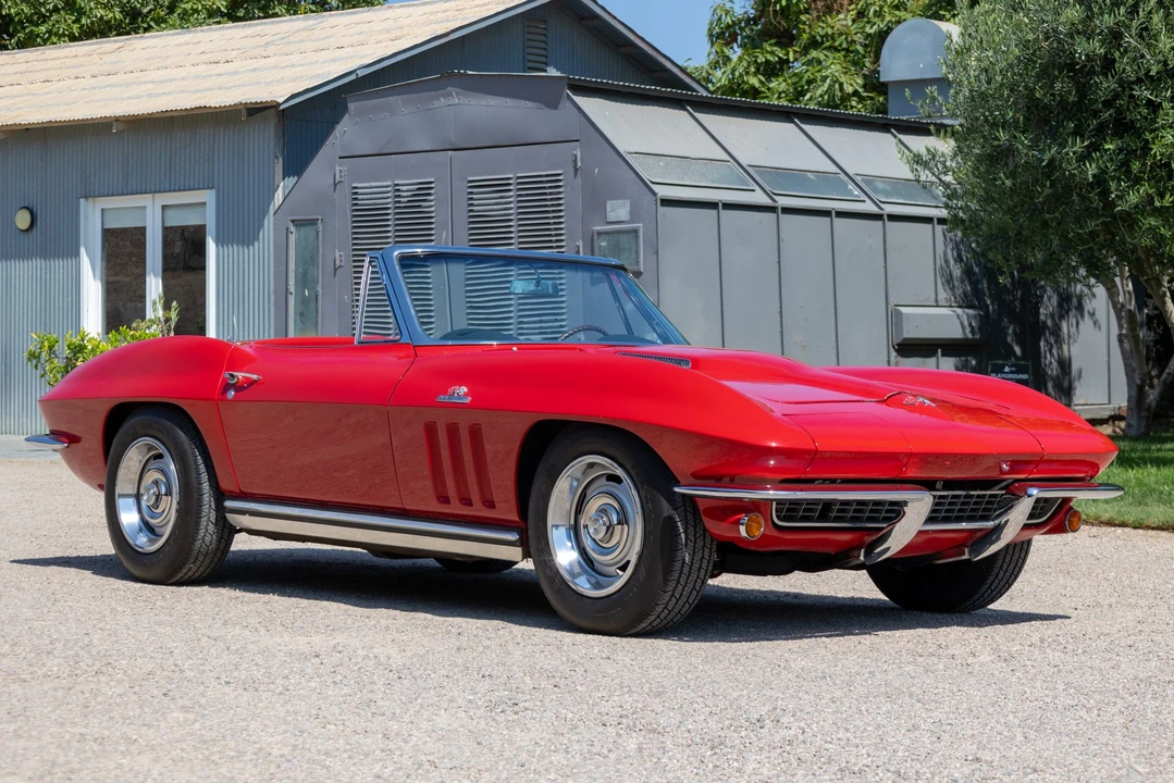 1965 Chevrolet Corvette C2 - Image 9 of 31