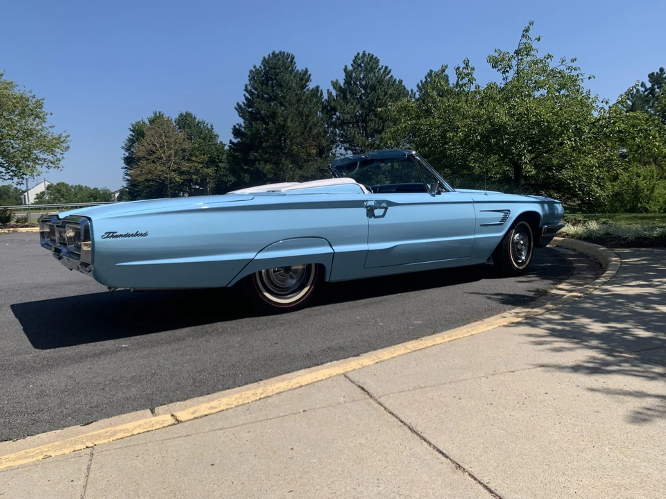 1965 Ford Thunderbird 4th Gen - Image 13 of 31