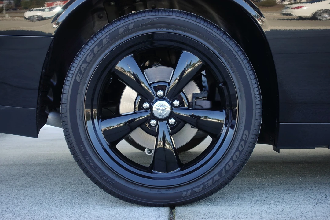 2010 Dodge Challenger 3rd Gen - Image 23 of 31