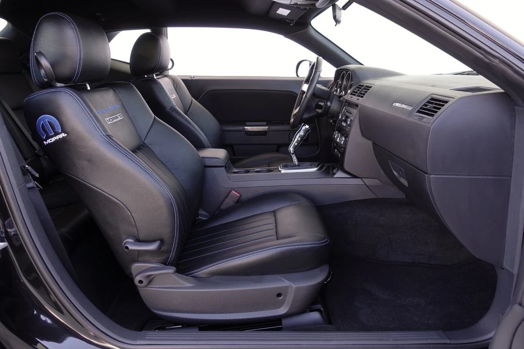 2010 Dodge Challenger 3rd Gen - Image 27 of 31
