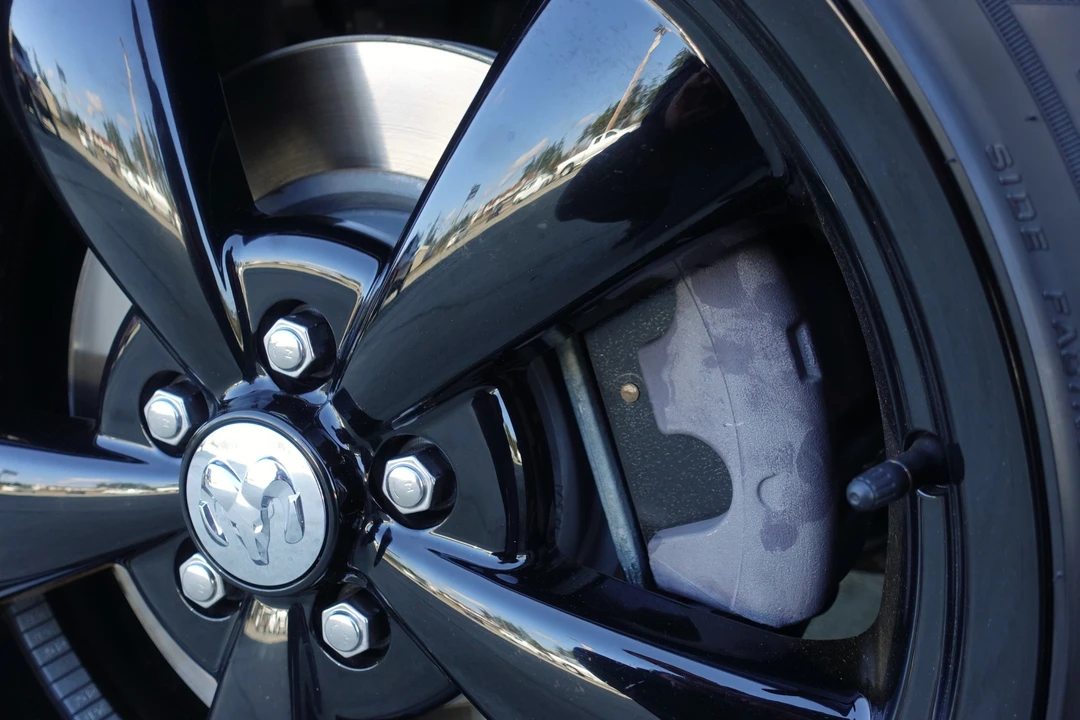 2010 Dodge Challenger 3rd Gen - Image 20 of 31