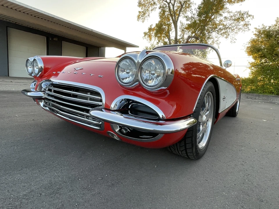 1961 Chevrolet Corvette C1 - Image 2 of 31