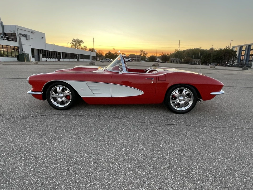 1961 Chevrolet Corvette C1 - Image 10 of 31