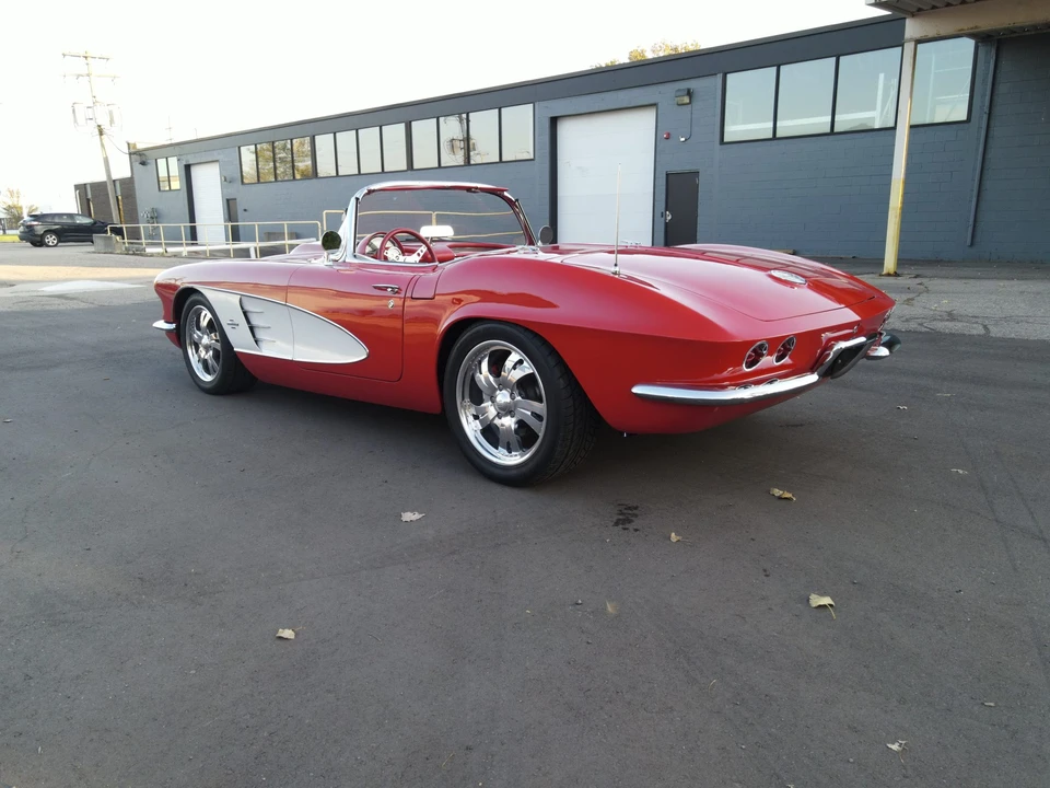 1961 Chevrolet Corvette C1 - Image 13 of 31