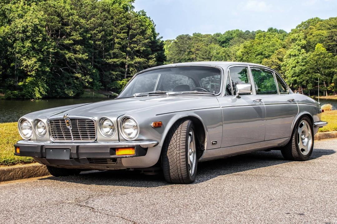 1976 Jaguar XJ Series 2 - Image 2 of 31