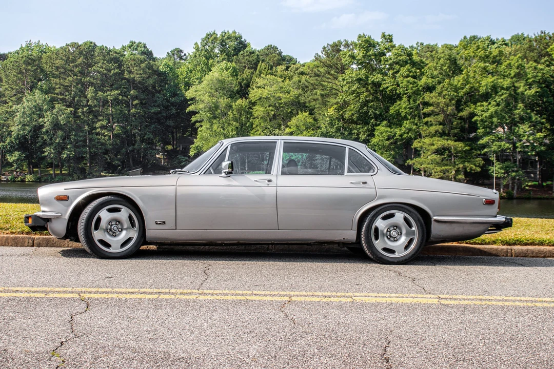 1976 Jaguar XJ Series 2 - Image 9 of 31