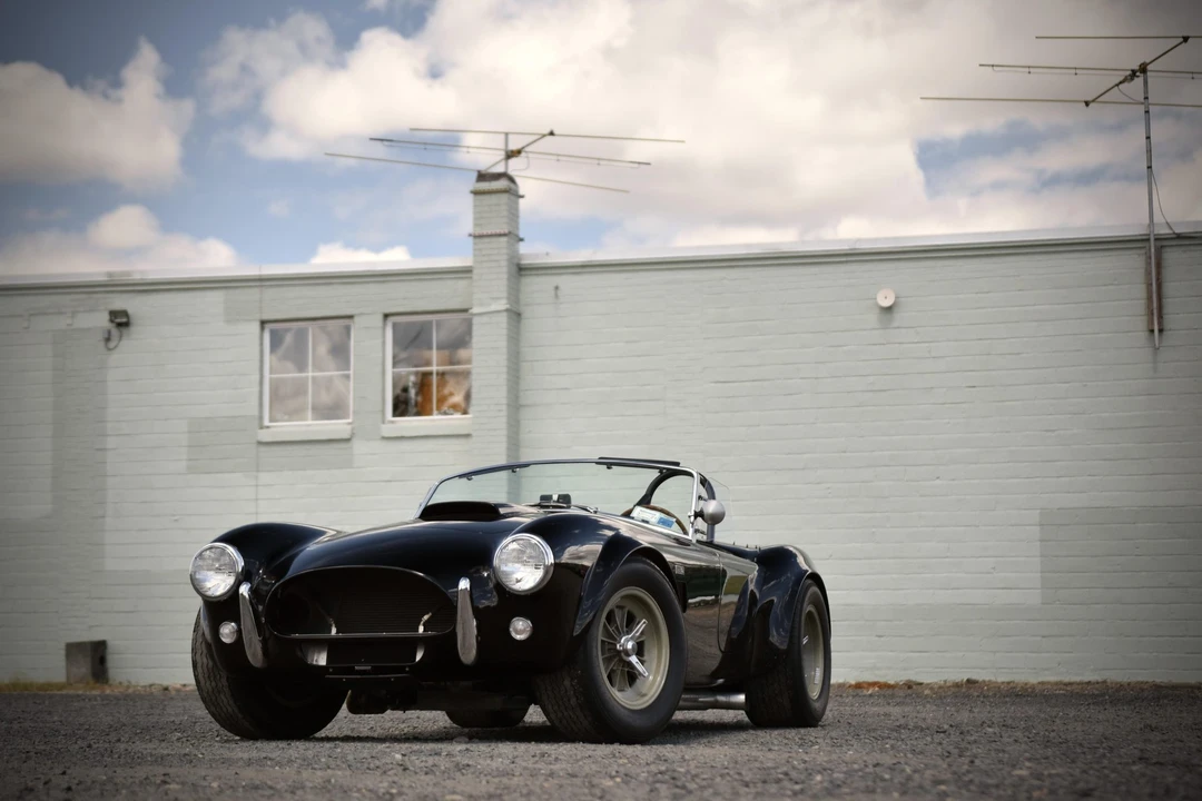 Shelby Cobra Replica - Image 11 of 31