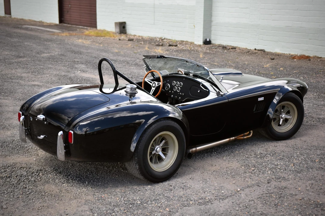 Shelby Cobra Replica - Image 17 of 31