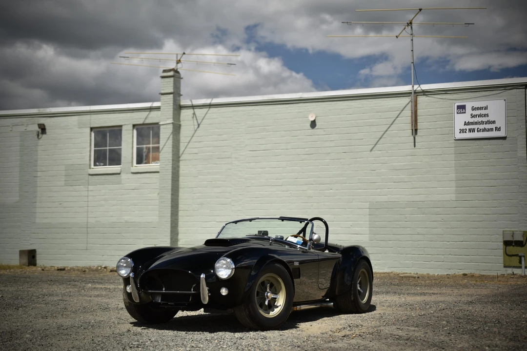 Shelby Cobra Replica - Image 3 of 31