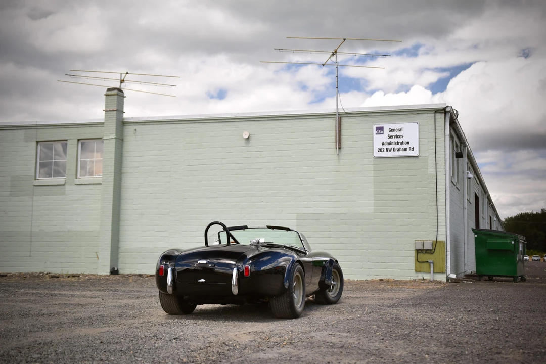 Shelby Cobra Replica - Image 21 of 31