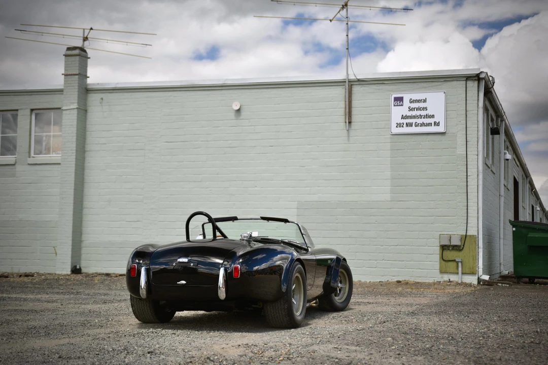 Shelby Cobra Replica - Image 22 of 31