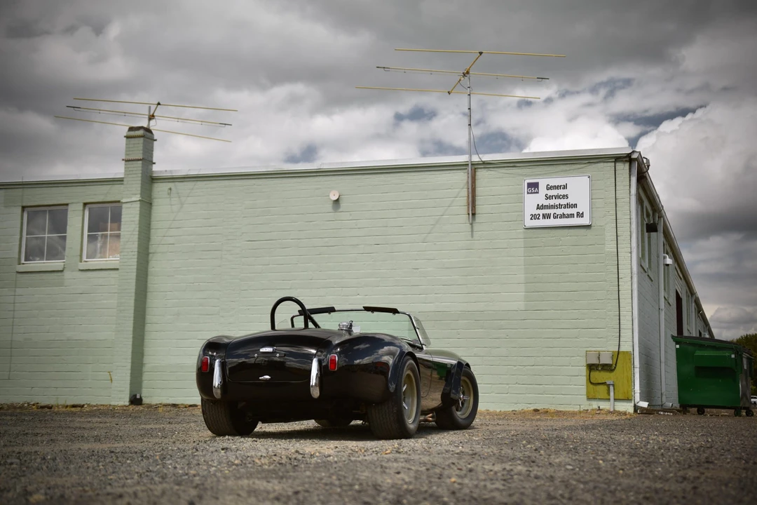 Shelby Cobra Replica - Image 23 of 31