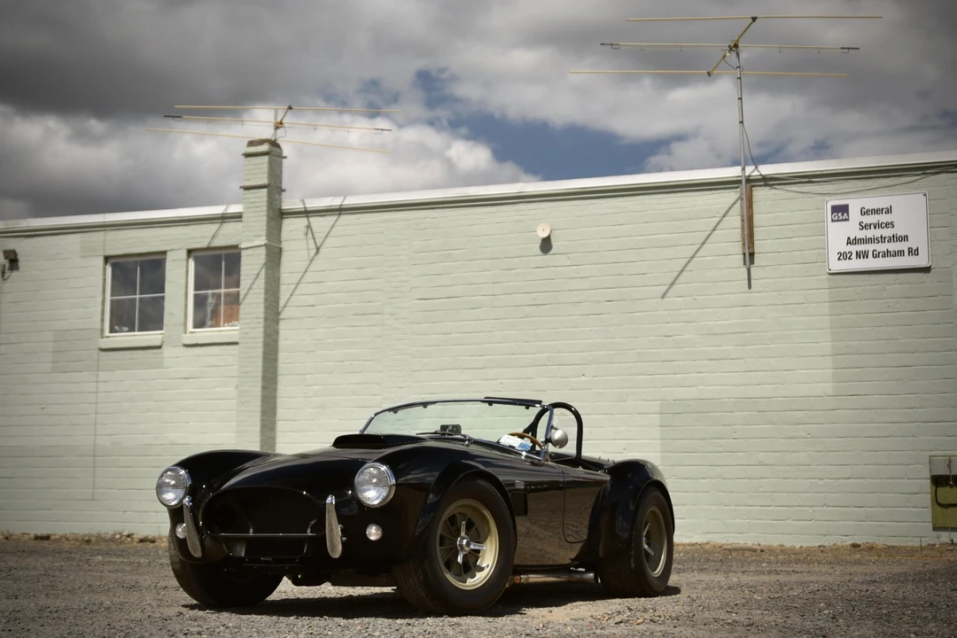 Shelby Cobra Replica - Image 4 of 31