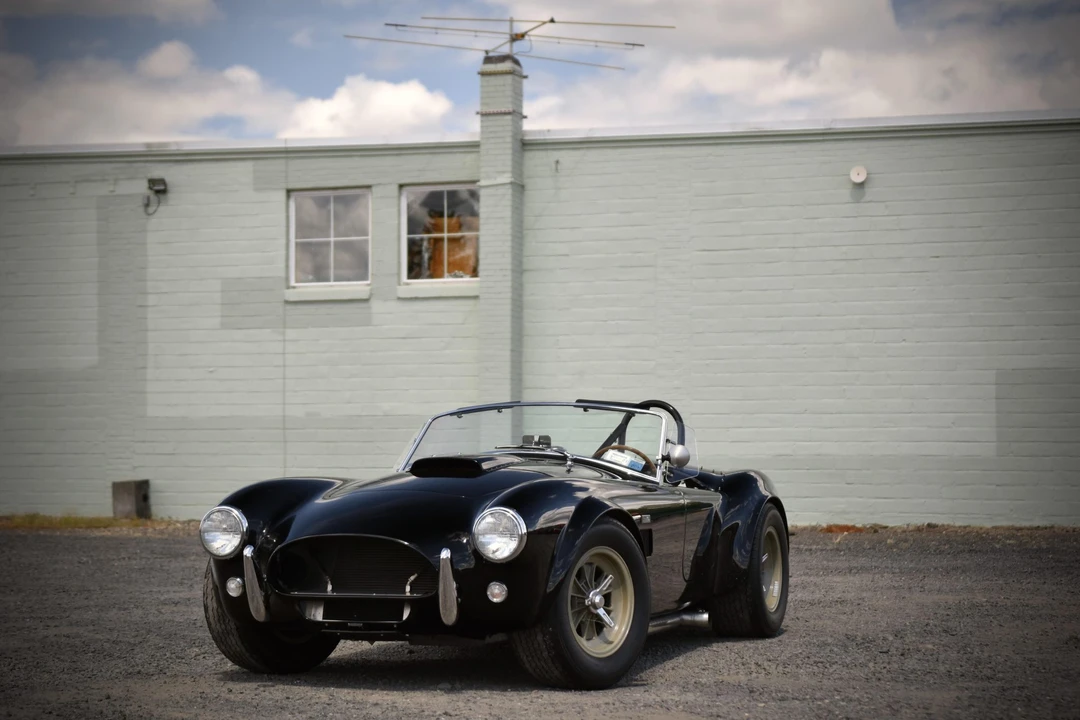 Shelby Cobra Replica - Image 9 of 31