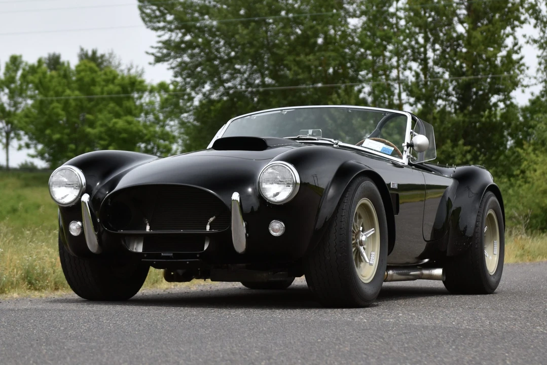 Shelby Cobra Replica - Image 18 of 31