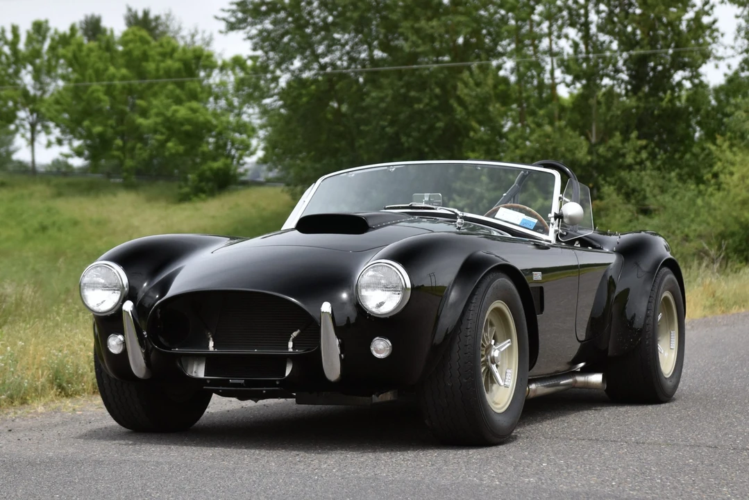 Shelby Cobra Replica - Image 15 of 31