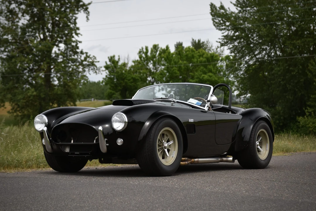 Shelby Cobra Replica - Image 7 of 31