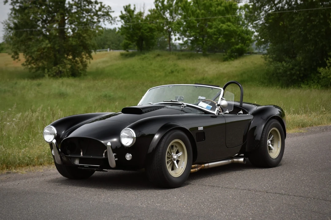 Shelby Cobra Replica - Image 8 of 31