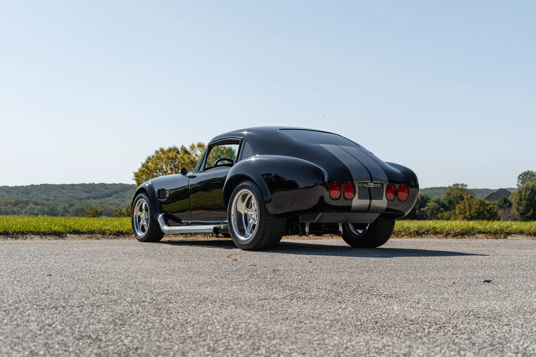 Shelby Cobra Replica - Image 9 of 31