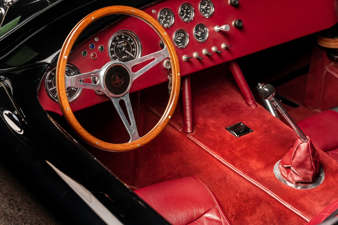 Shelby Cobra Replica - Image 25 of 31