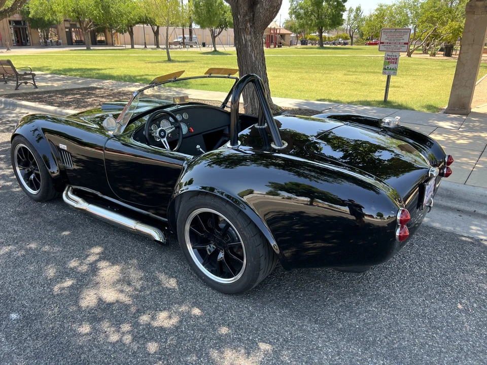 Shelby Cobra Replica - Image 14 of 31