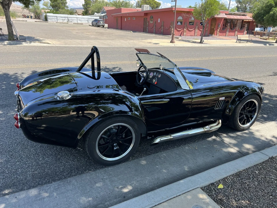 Shelby Cobra Replica - Image 9 of 31