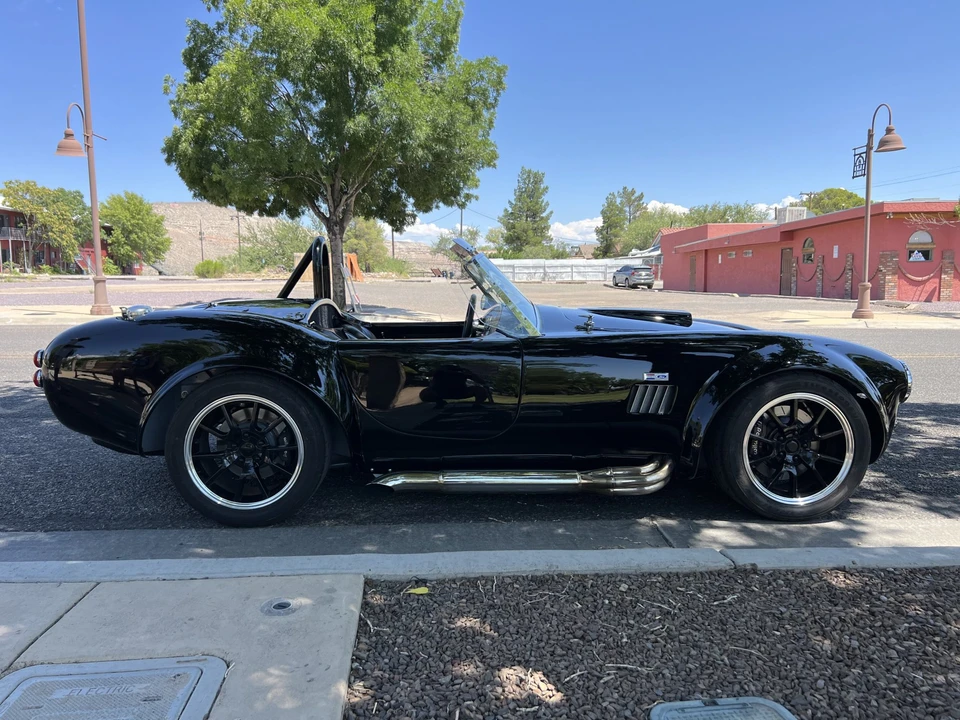 Shelby Cobra Replica - Image 7 of 31