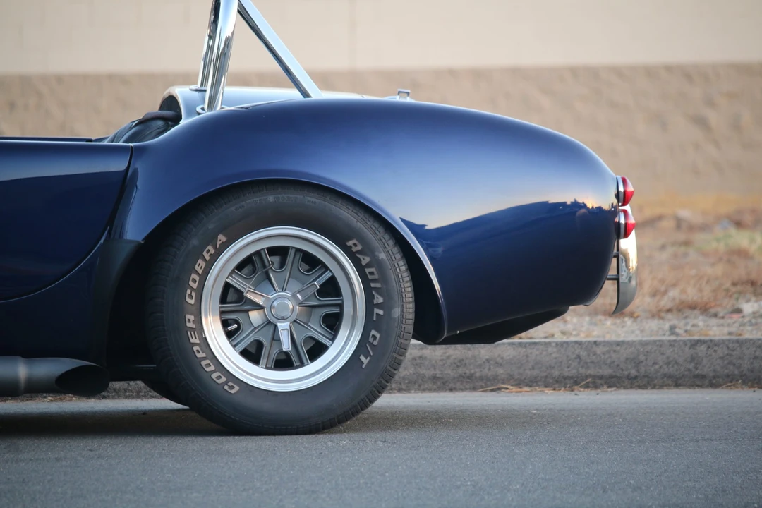 Shelby Cobra Replica - Image 23 of 31