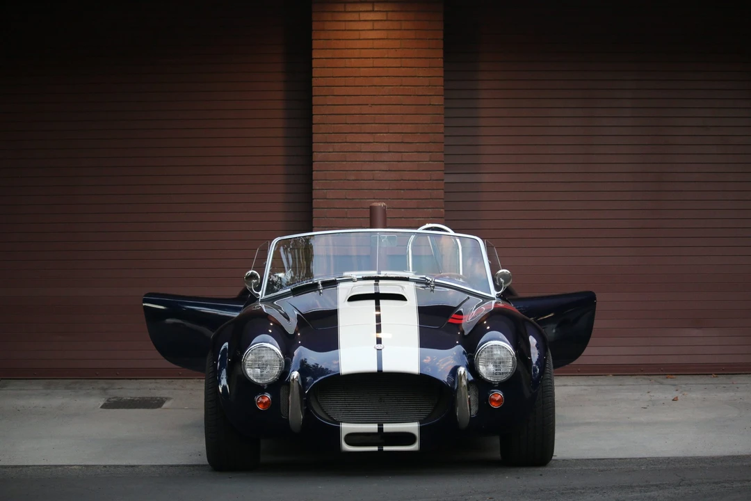 Shelby Cobra Replica - Image 13 of 31