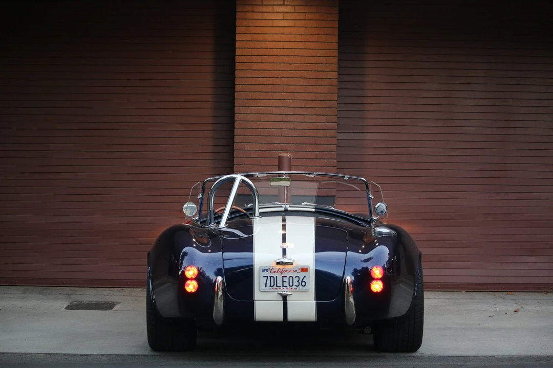 Shelby Cobra Replica - Image 9 of 31