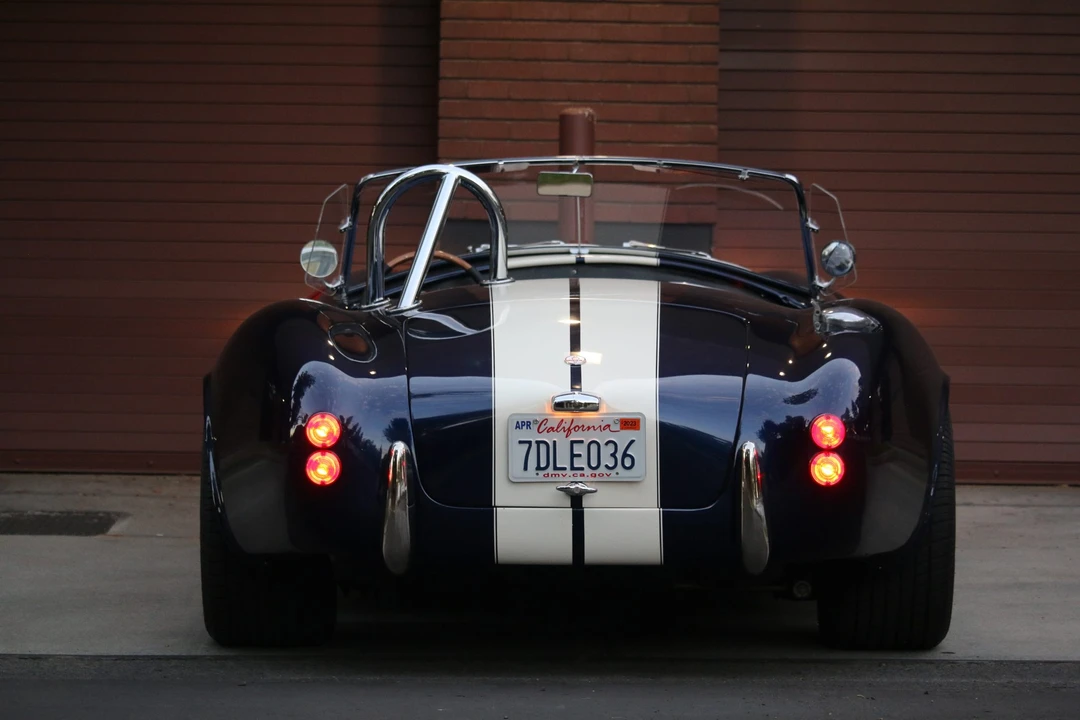 Shelby Cobra Replica - Image 10 of 31