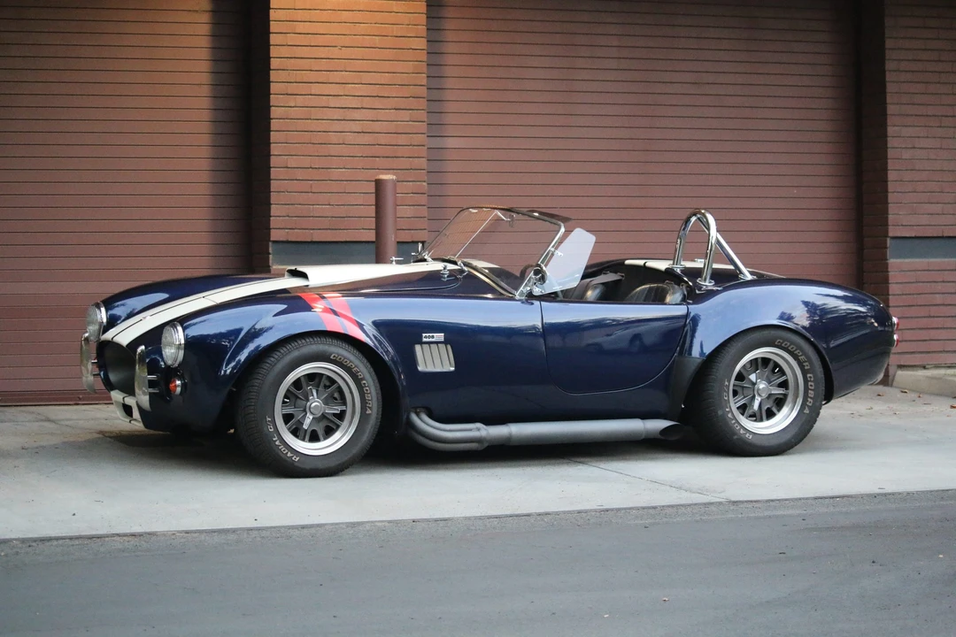 Shelby Cobra Replica - Image 6 of 31