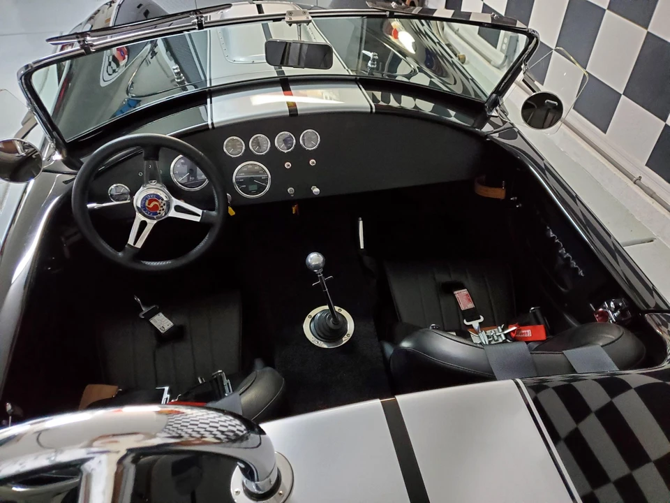 Shelby Cobra Replica - Image 29 of 31