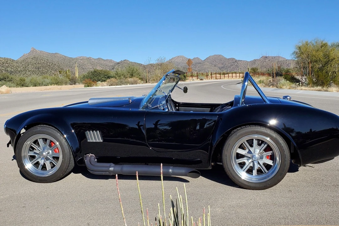 Shelby Cobra Replica - Image 8 of 31