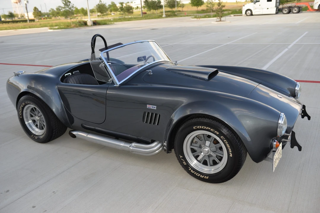 Shelby Cobra Replica - Image 4 of 31