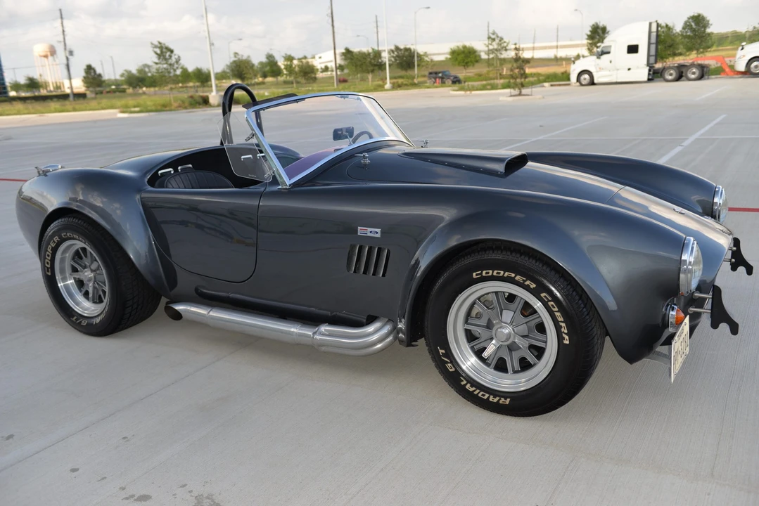 Shelby Cobra Replica - Image 5 of 31