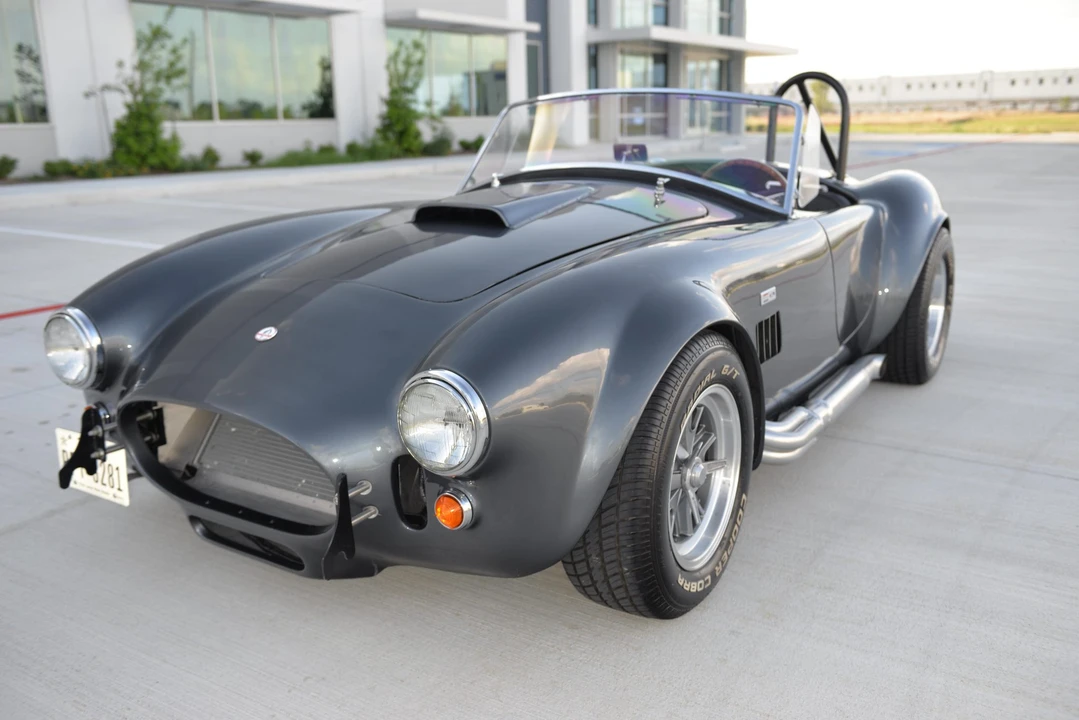 Shelby Cobra Replica - Image 27 of 31