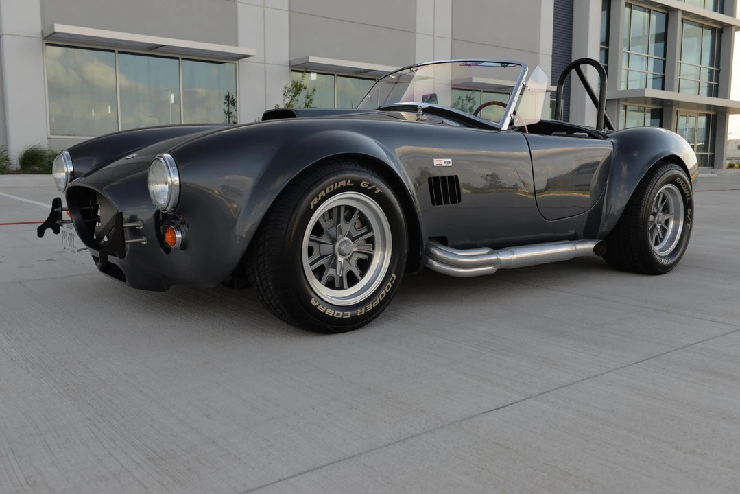 Shelby Cobra Replica - Image 26 of 31