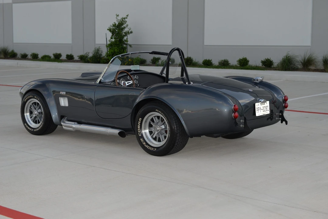 Shelby Cobra Replica - Image 18 of 31