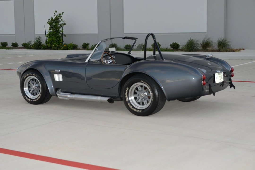 Shelby Cobra Replica - Image 17 of 31