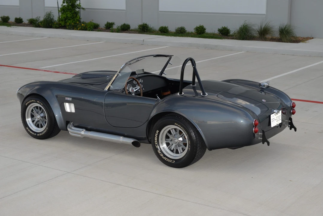 Shelby Cobra Replica - Image 16 of 31