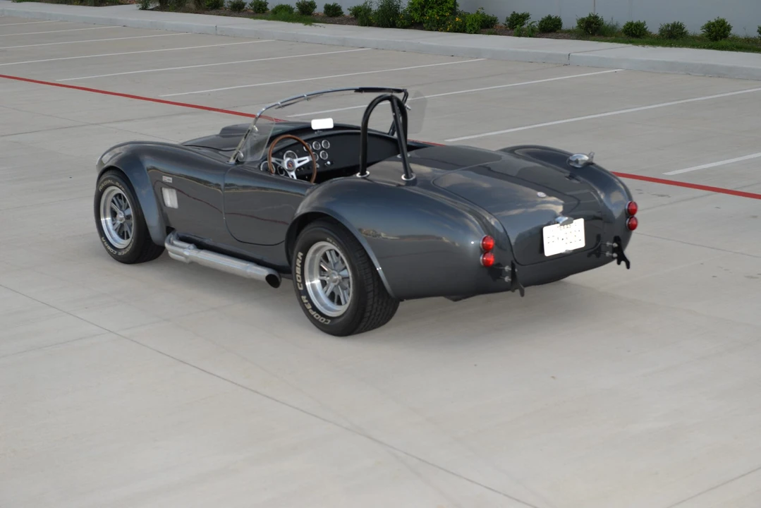 Shelby Cobra Replica - Image 15 of 31