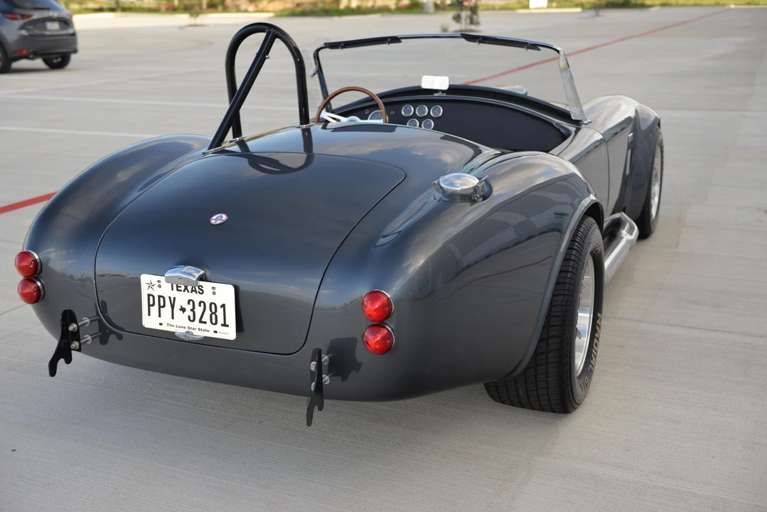 Shelby Cobra Replica - Image 12 of 31