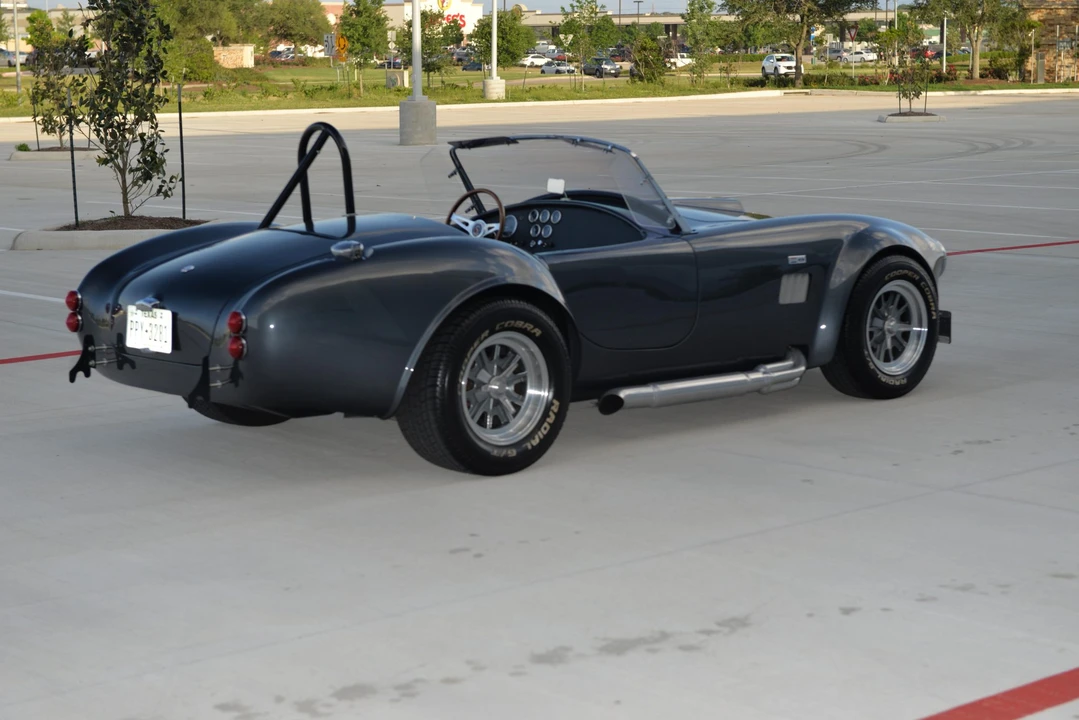 Shelby Cobra Replica - Image 10 of 31