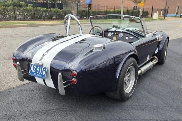 Shelby Cobra Replica - Image 2 of 8