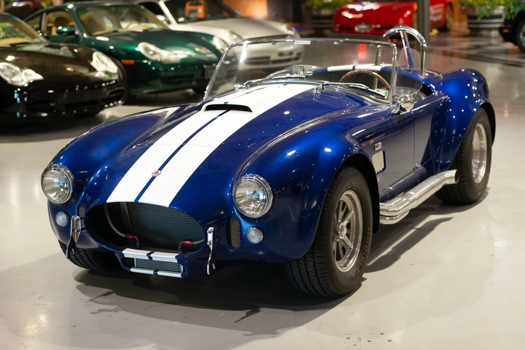 Shelby Cobra Replica - Image 8 of 31