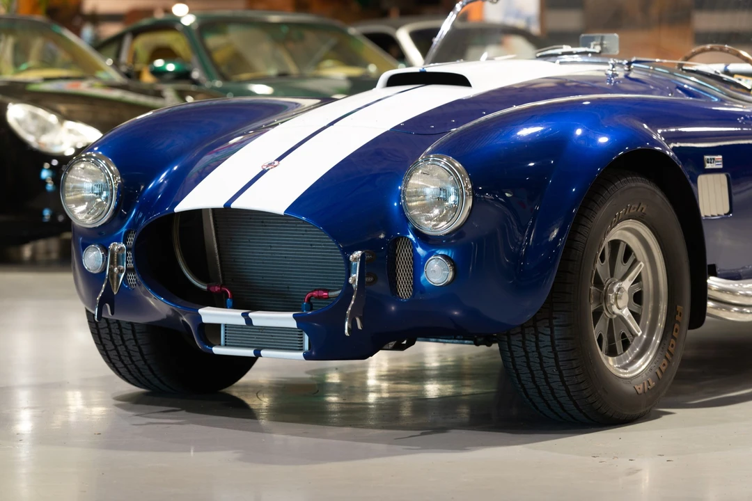 Shelby Cobra Replica - Image 10 of 31