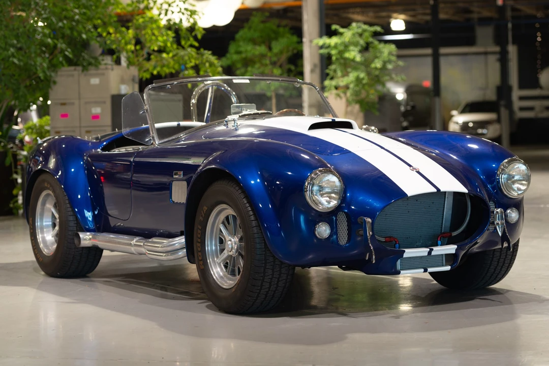 Shelby Cobra Replica - Image 2 of 31