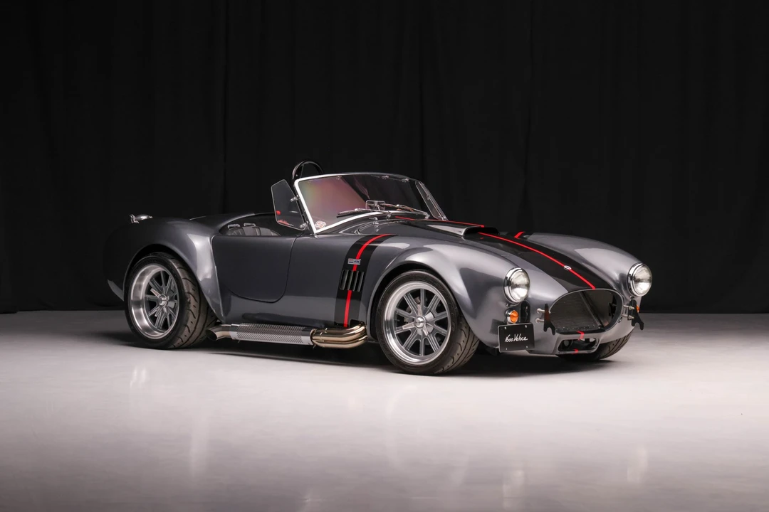 Shelby Cobra Replica - Image 9 of 31
